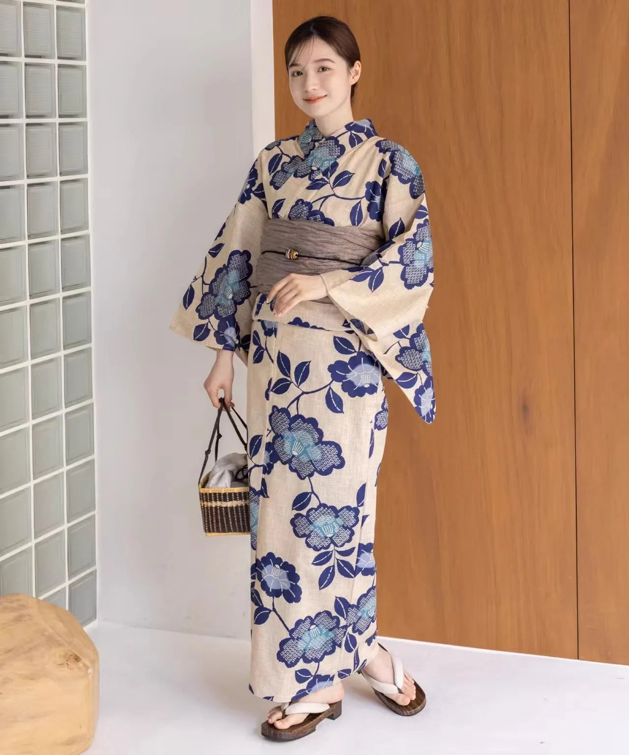 Japanese Kimono / Yukata for Women, Traditional Formal Style in 100% Cotton, Ideal for Photo Shoots Travel Wear